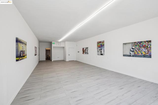 904 41st St, Oakland CA: https://media.crmls.org/mediaz/d2a1c3f7-f632-46f3-bcd4-a16bfbc28e35.jpg
