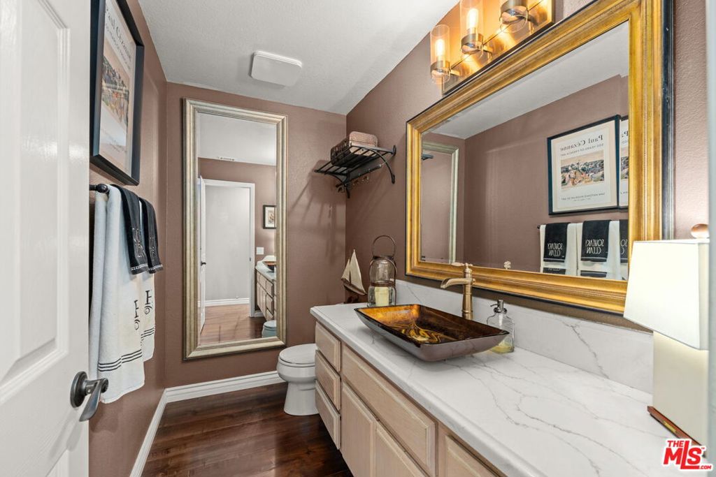 https://media.crmls.org/mediaz/d2a26693-bed2-4ca0-b577-88c26d307e9e.jpg?preset=X-Large