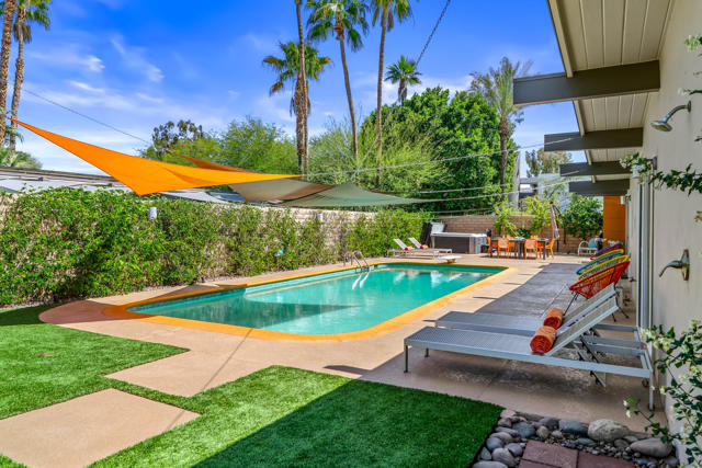 212 N Jill Circle, Palm Springs, CA 92262