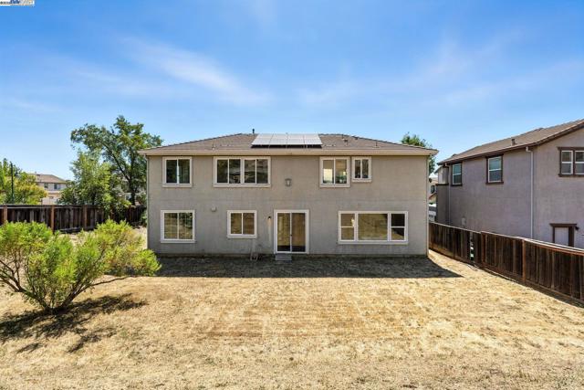 3909 Danbury Way, Fairfield CA: https://media.crmls.org/mediaz/d2a3fbc9-60f6-4f17-bf31-c296668ed98c.jpg