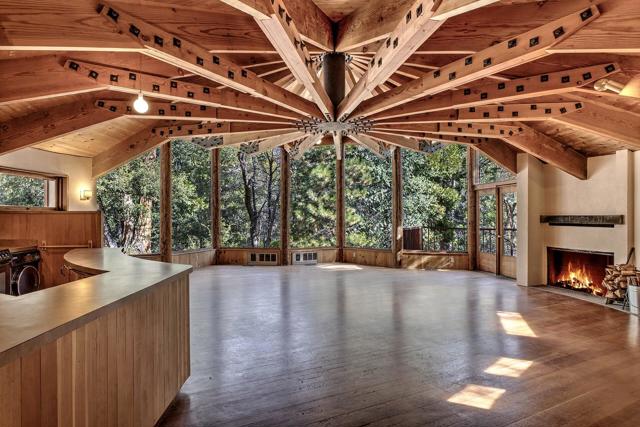 55283 Pine Crest, Idyllwild CA: https://media.crmls.org/mediaz/d2a47057-b70e-4bee-a45a-b651dd3818ec.jpg