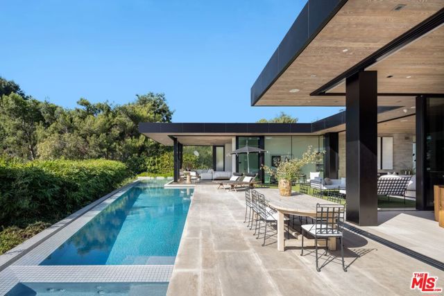 1335 Carla Lane, Beverly Hills CA: https://media.crmls.org/mediaz/d2a50334-e389-48f5-b136-55fcb95e93d8.jpg