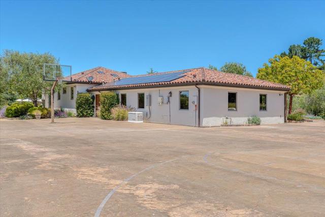 25926 Puerta Del Cajon, Monterey CA: https://media.crmls.org/mediaz/d2a58459-5a8c-49b1-a71e-9b13f9972446.jpg