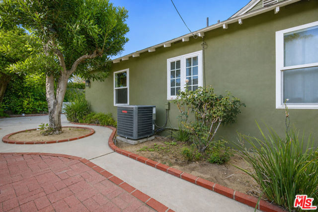 12773 La Maida Street photo 37
