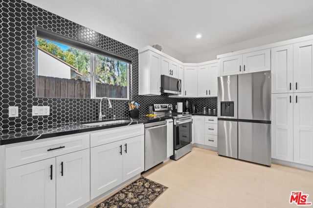 14916 Hesby Street, Sherman Oaks CA: https://media.crmls.org/mediaz/d2a63641-64c8-461c-9f47-b5608d79644e.jpg