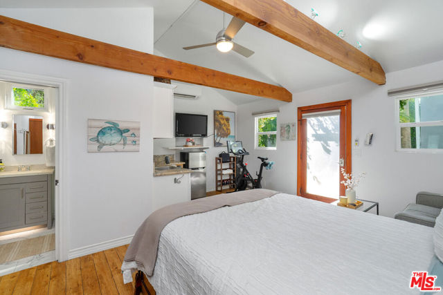 1116 Stanford Street, Santa Monica CA: https://media.crmls.org/mediaz/d2a867c5-d5b9-4906-ad68-94796f28fd30.jpg