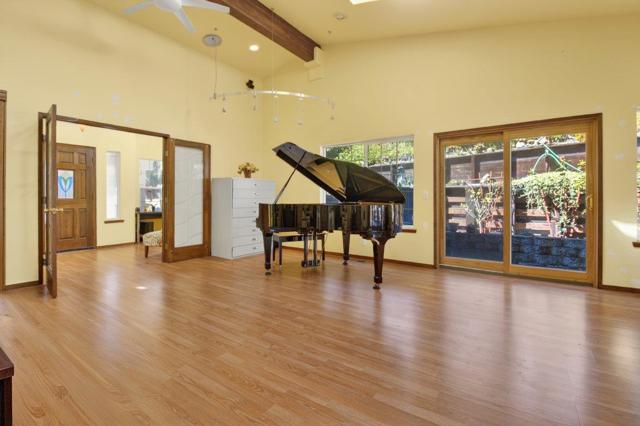 1222 Via Del Sol Road, Salinas CA: https://media.crmls.org/mediaz/d2a91266-a7b5-41c4-b794-1879fa687529.jpg