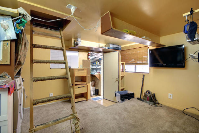 735 Santa Barbara Avenue, Sugarloaf CA: https://media.crmls.org/mediaz/d2a9657b-f07a-41fd-9c6c-9b0a9706d4a2.jpg