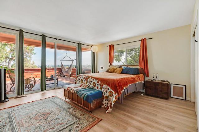 216 Enterprise Road, Hollister CA: https://media.crmls.org/mediaz/d2a965a5-0980-4bd1-8f29-e93b5f845101.jpg