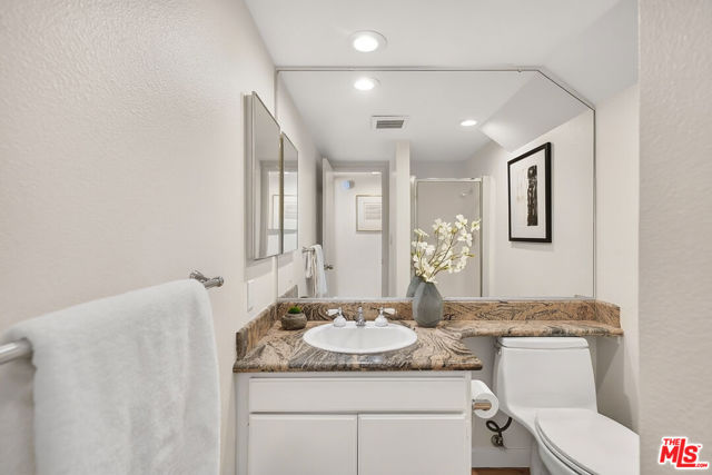 15167 Magnolia Boulevard, E photo 15