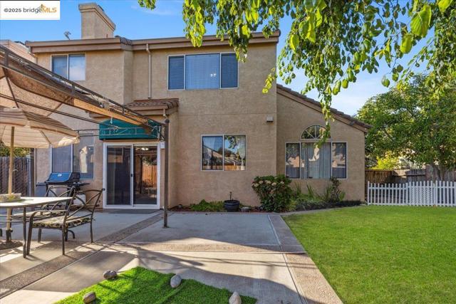 1531 Rutherford Ln, Oakley CA: https://media.crmls.org/mediaz/d2ab72de-cec7-45d6-8ef1-73f3330b799d.jpg