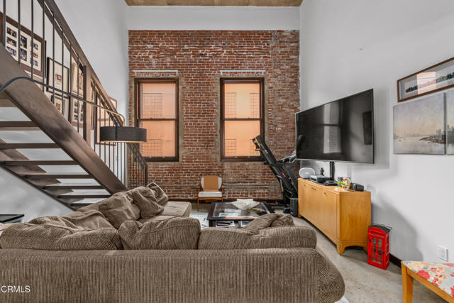 35 N Raymond Avenue, Pasadena CA: https://media.crmls.org/mediaz/d2ac21ad-f85f-47dd-bf49-0d5b8419457b.jpg