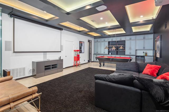 3515 Union St, San Diego CA: https://media.crmls.org/mediaz/d2ac77fa-2eec-426e-8115-c300c3bcc2e0.jpg