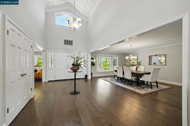 235 Saint Paul Dr, Alamo CA: https://media.crmls.org/mediaz/d2ac804c-9332-40d0-82c6-23db03ea4f9a.jpg