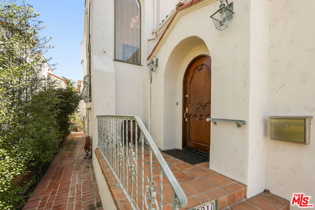 2010 Monterey Boulevard, Hermosa Beach, California 90254, 4 Bedrooms Bedrooms, ,4 BathroomsBathrooms,Residential,Sold,Monterey,25521523