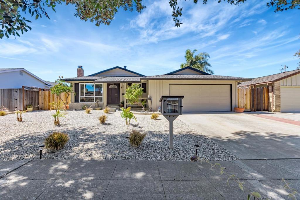 1363 Santa Fe Drive