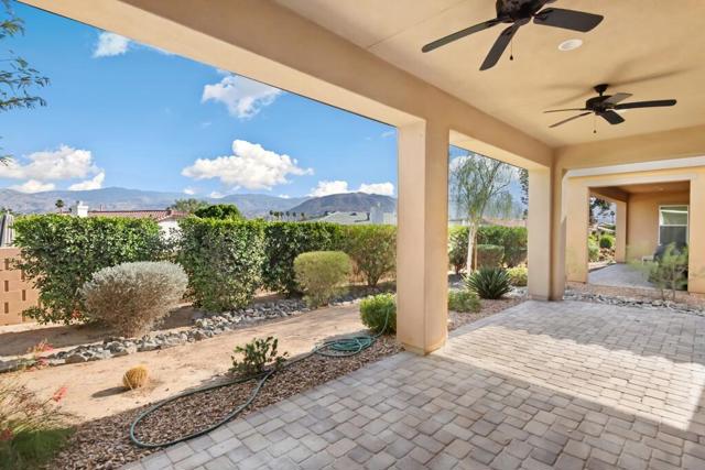 4553 Via Veneto, Palm Desert CA: https://media.crmls.org/mediaz/d2add274-57bf-42b3-8907-440ba1893ade.jpg