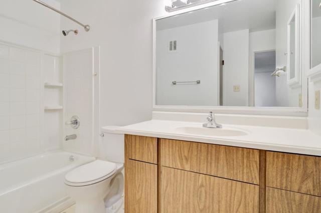 139 Piccadilly Place, San Bruno CA: https://media.crmls.org/mediaz/d2ae28cb-6304-4b9b-a9c3-ad45310fa63f.jpg