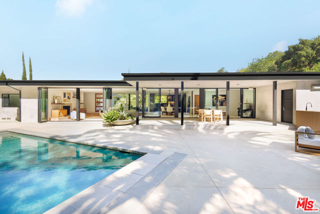 9991 Liebe Drive, Beverly Hills CA: https://media.crmls.org/mediaz/d2ae9b8a-d8cf-49ef-841a-687f96e51b0d.jpg