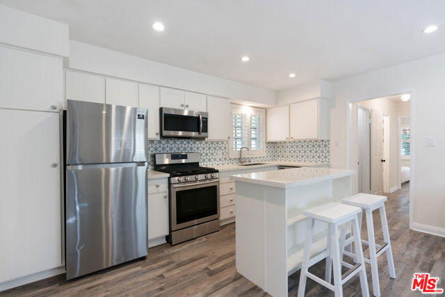 483 Sturtevant Drive, Sierra Madre CA: https://media.crmls.org/mediaz/d2ae9d90-d3ec-4cad-9f95-e904e48e9469.jpg