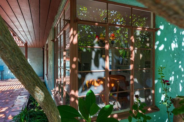 438 E Avenida Hokona, Palm Springs CA: https://media.crmls.org/mediaz/d2aee261-6f9f-4f58-8f6e-4eba94a6b203.jpg