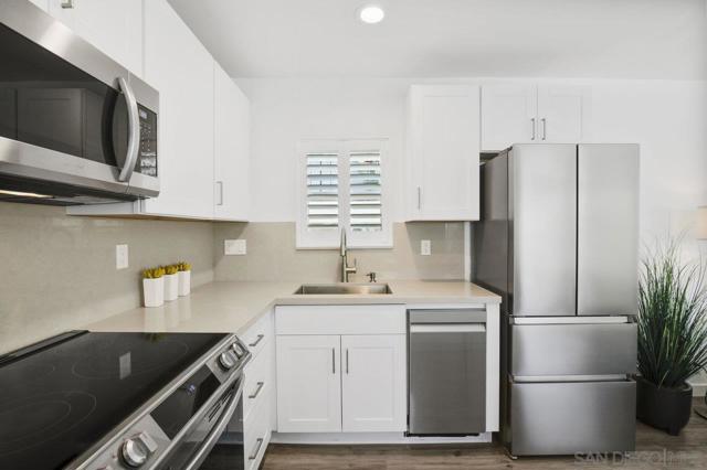 3980 Crown Point Drive, San Diego CA: https://media.crmls.org/mediaz/d2af2c62-8698-4567-8028-4c406581c6b1.jpg