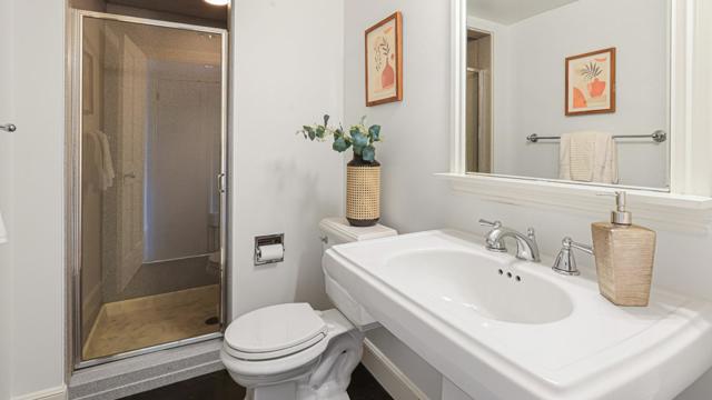 161 E Floresta Way, Portola Valley CA: https://media.crmls.org/mediaz/d2af54e6-b0d8-4321-9566-14550b0ebb79.jpg
