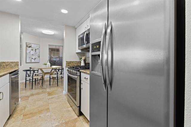 Detail Gallery Image 3 of 35 For 795 Brookstone #201,  Chula Vista,  CA 91913 - 2 Beds | 2 Baths