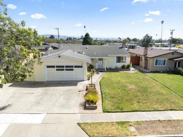 582 E Alvin Drive, Salinas CA: https://media.crmls.org/mediaz/d2b0d420-74f7-423f-8510-25db1f5f753c.jpg