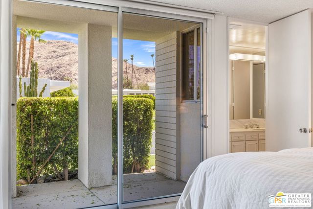 2723 S Kings Road, Palm Springs CA: https://media.crmls.org/mediaz/d2b15afc-95cd-4dea-a8bf-037a07c2c8df.jpg