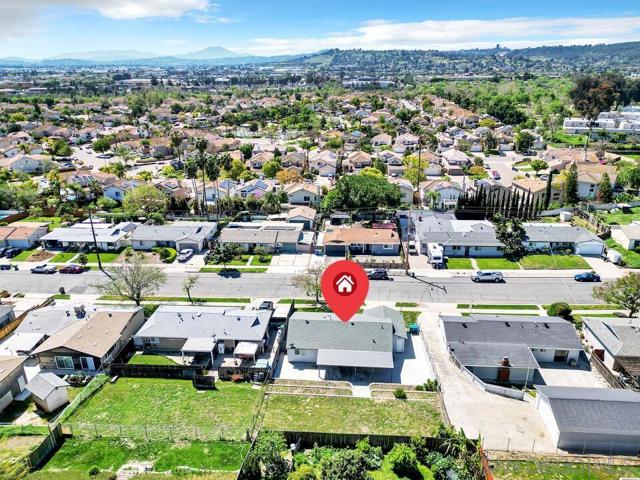 9548 Abbeyfield Rd, Santee CA: https://media.crmls.org/mediaz/d2b1ba0d-8f46-421b-980d-127a15989e5b.jpg