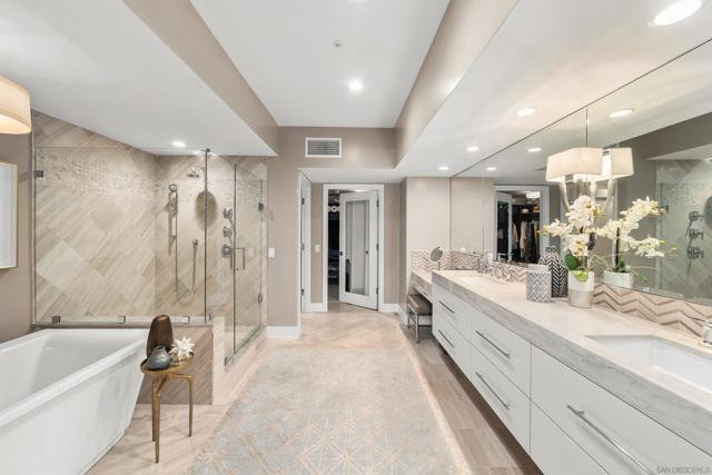 Image 17 of 28 For 1101 1st St  113