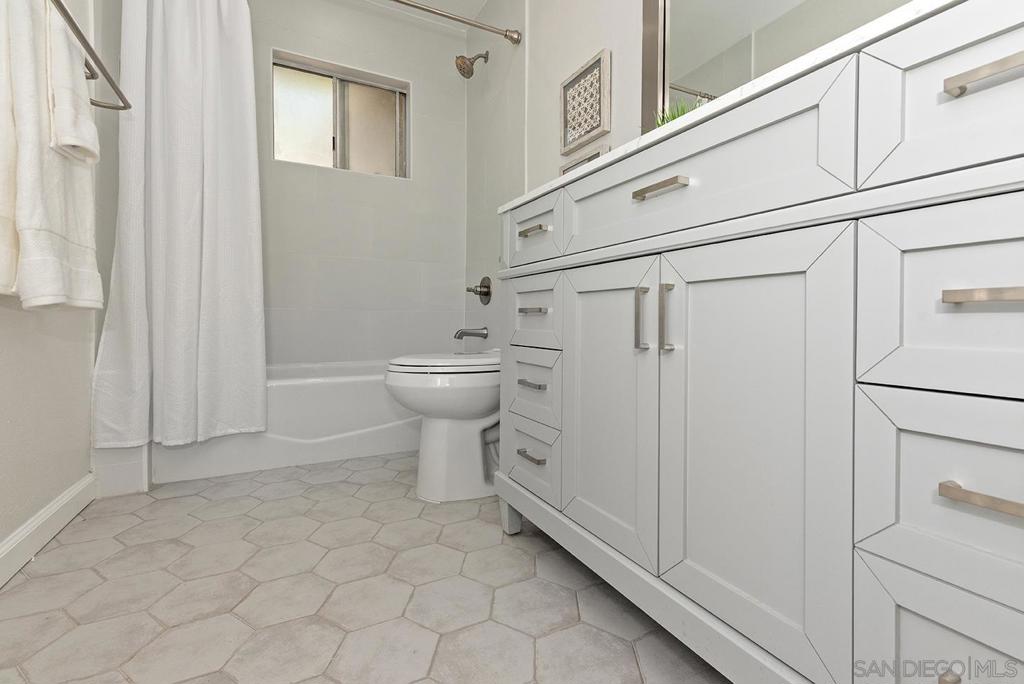 MLS #250043037SD image #30