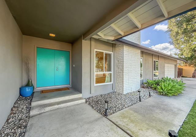 1251 Buckingham Drive, Thousand Oaks CA: https://media.crmls.org/mediaz/d2b23f02-b35b-4f3f-87b0-0a64296a965f.jpg