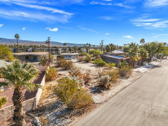 2670 Junipero Avenue, Palm Springs CA: https://media.crmls.org/mediaz/d2b27d84-d459-45dd-8f61-59ba8971902d.jpg