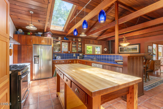 32450 32450 Simpson Lane, Fort Bragg CA: https://media.crmls.org/mediaz/d2b29d3a-eef6-4d49-8b8e-3dc28c09d7e2.jpg