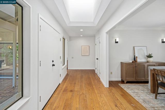 131 Clover Hill Court, Danville CA: https://media.crmls.org/mediaz/d2b346dd-d188-4b6f-9948-06353aa7c9a9.jpg