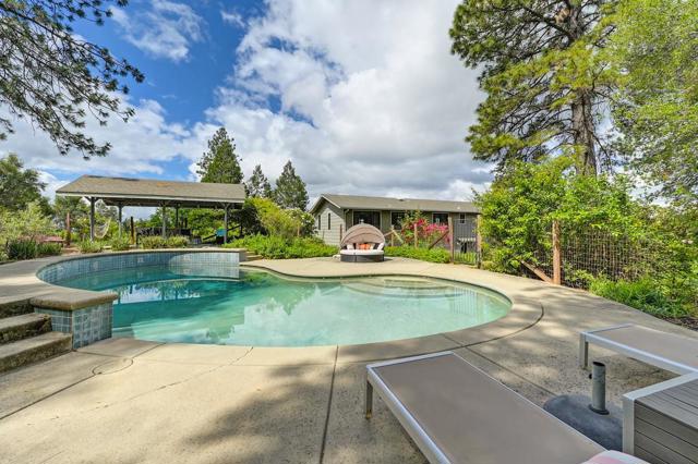 2640 Gayle Lane, Auburn CA: https://media.crmls.org/mediaz/d2b41b75-442c-46b9-bf7f-dc73e0fbc4d6.jpg
