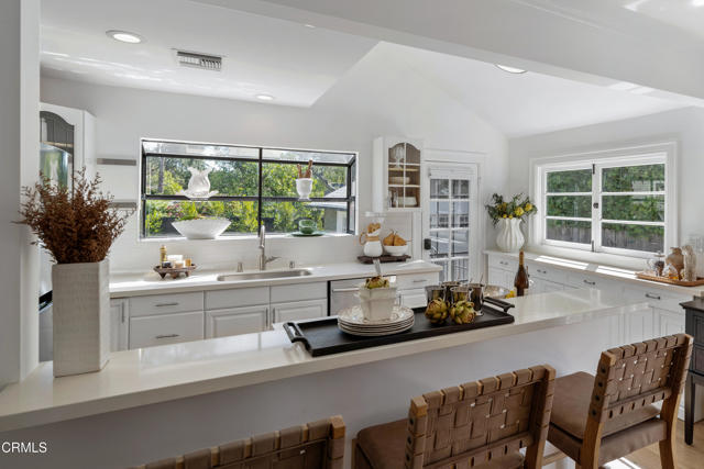 Detail Gallery Image 15 of 38 For 930 N Catalina Ave, Pasadena,  CA 91104 - 2 Beds | 1 Baths