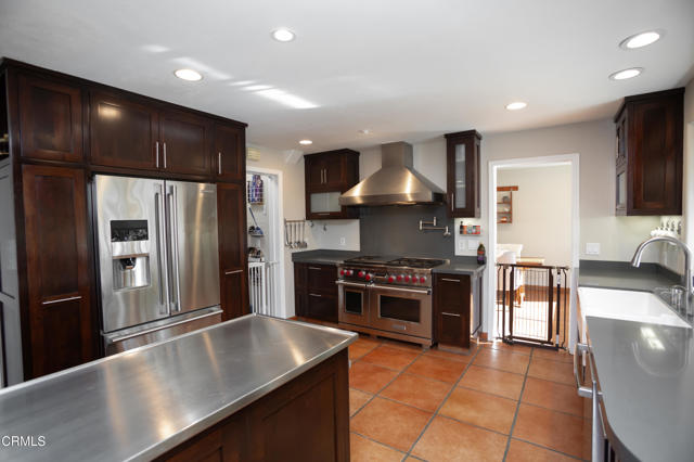 Detail Gallery Image 11 of 26 For 548 Live Oak Circle Dr, Calabasas,  CA 91302 - 5 Beds | 3 Baths