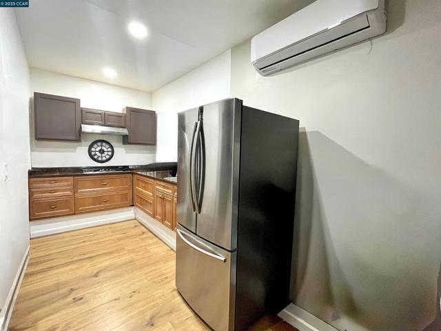 250 W Cypress Rd, Oakley CA: https://media.crmls.org/mediaz/d2b52c05-b3a4-417a-8101-b0276e144acd.jpg