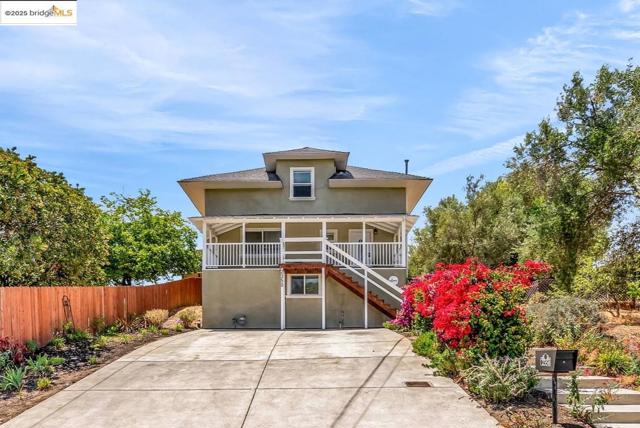 2350 W Shell Ave, Martinez CA: https://media.crmls.org/mediaz/d2b58102-15e9-4669-a283-59e11ec8f5e3.jpg