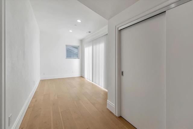 3074 Malcolm Avenue, Oakland CA: https://media.crmls.org/mediaz/d2b59e16-eb52-451f-b1fd-4d5d0dfbe320.jpg