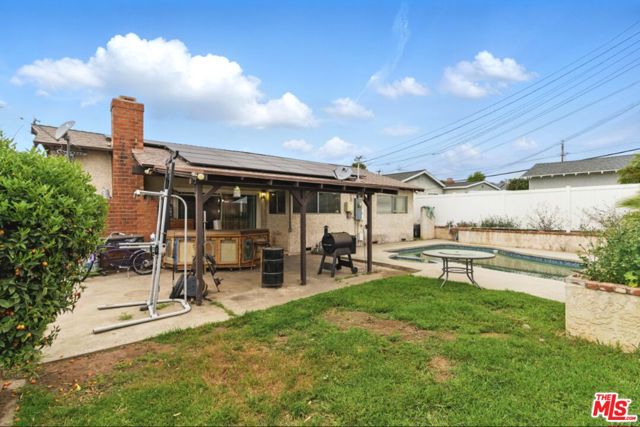350 N Shadyglen Drive, Covina CA: https://media.crmls.org/mediaz/d2b5e2d3-1e30-4551-8982-6141cba4a887.jpg