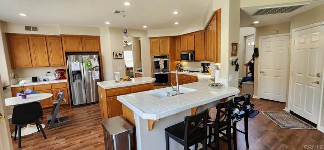 Detail Gallery Image 22 of 53 For 6848 Moorhen Pl, Carlsbad,  CA 92011 - 5 Beds | 4/1 Baths