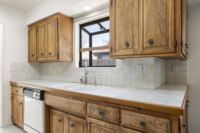 1138 Lantana Street, Camarillo CA: https://media.crmls.org/mediaz/d2b69ffb-e012-4200-bf5d-eef906930a62.jpg