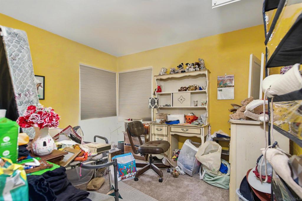 https://media.crmls.org/mediaz/d2b6ac62-c66d-4ac5-a0cc-a628f1da5bd3.jpg?preset=X-Large