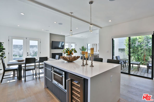 1622 S Mansfield Avenue, Los Angeles CA: https://media.crmls.org/mediaz/d2b7639a-df3d-43fb-b403-725d9e15adc7.jpg