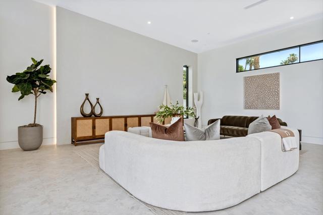 7 Makena Lane, Rancho Mirage CA: https://media.crmls.org/mediaz/d2b7cb60-9489-4db1-baed-7fb57ed0e073.jpg