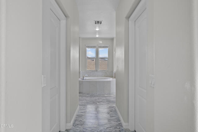 2012 Keltic Lodge Drive, Oxnard CA: https://media.crmls.org/mediaz/d2b7d306-d278-49f8-893f-4fcf6628c05e.jpg